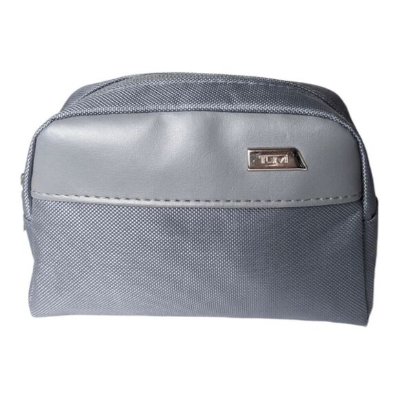 NWOT TUMI Bundle Of Travel Toiletry Bags - Picture 2 of 9